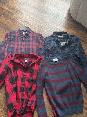 Men's Red and Navy Striped Crewneck Sweater - Unbranded